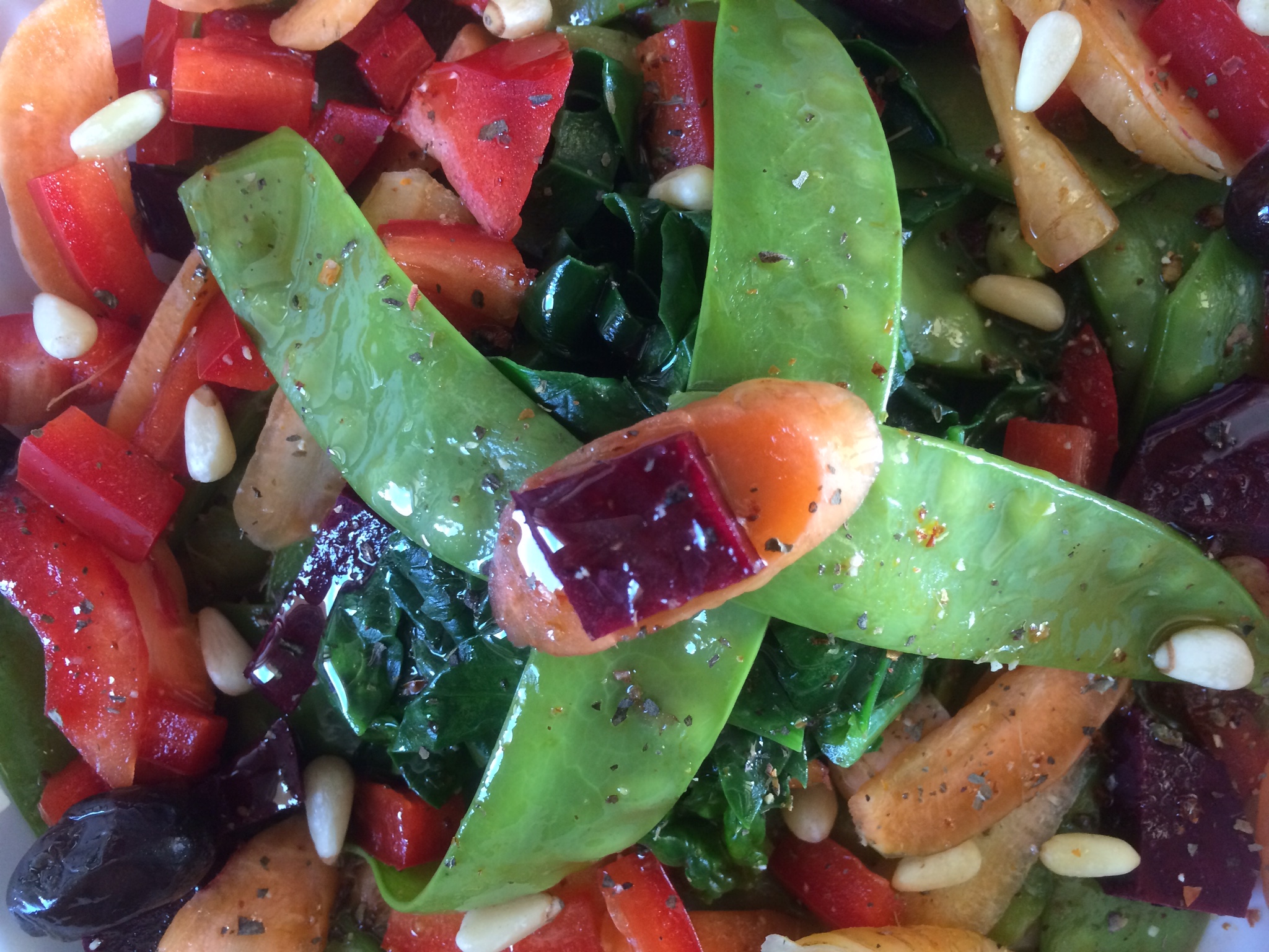 ENSALADA TEMPLADA DE TIRABEQUES Y ESPINACAS