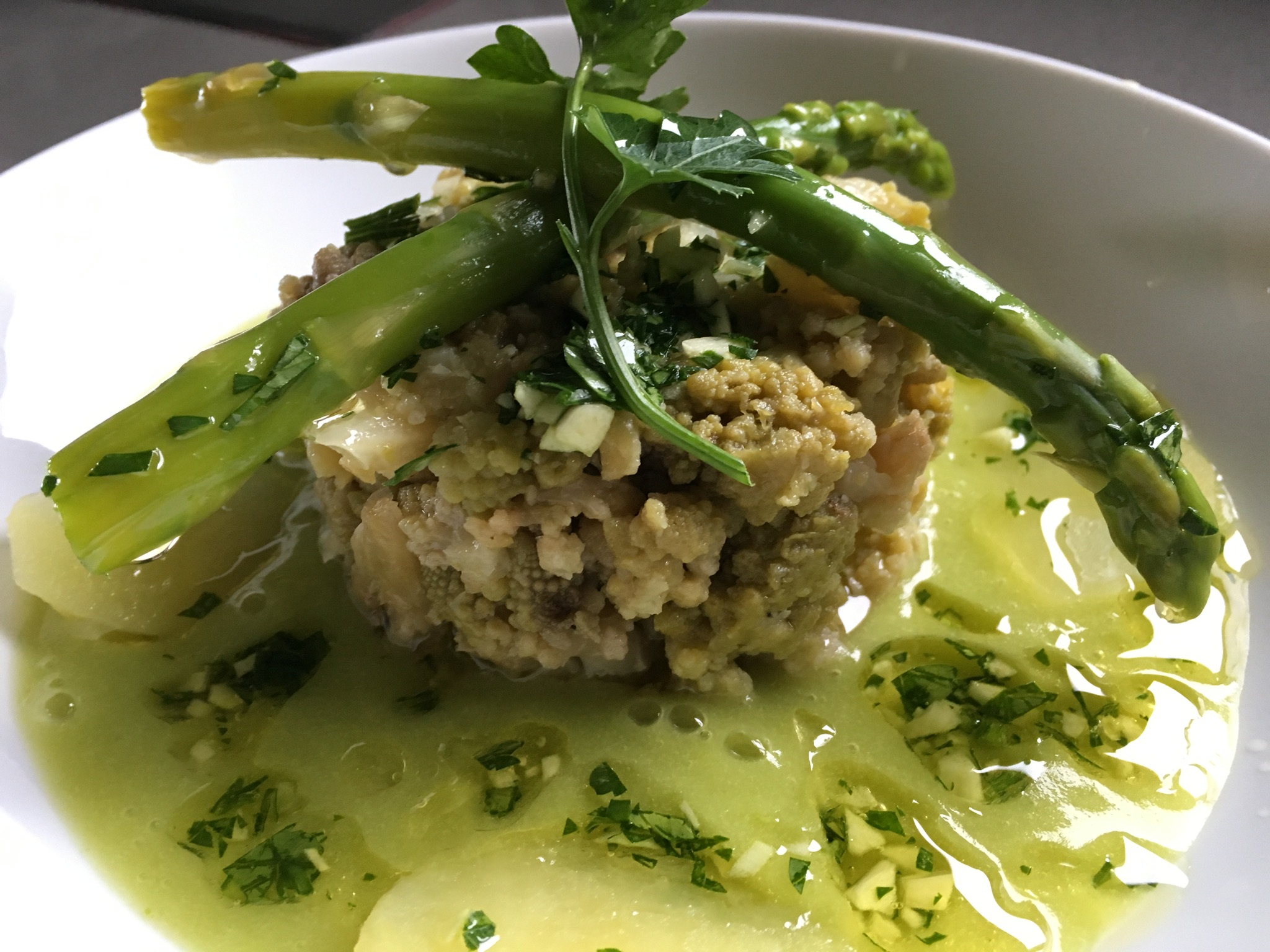 ROMANESCU CON SALSA DE ESPÁRRAGOS TRIGUEROS