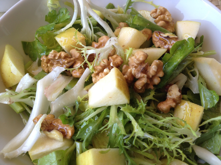 ENSALADESSEN DE APIO, NUECES Y MANZANA