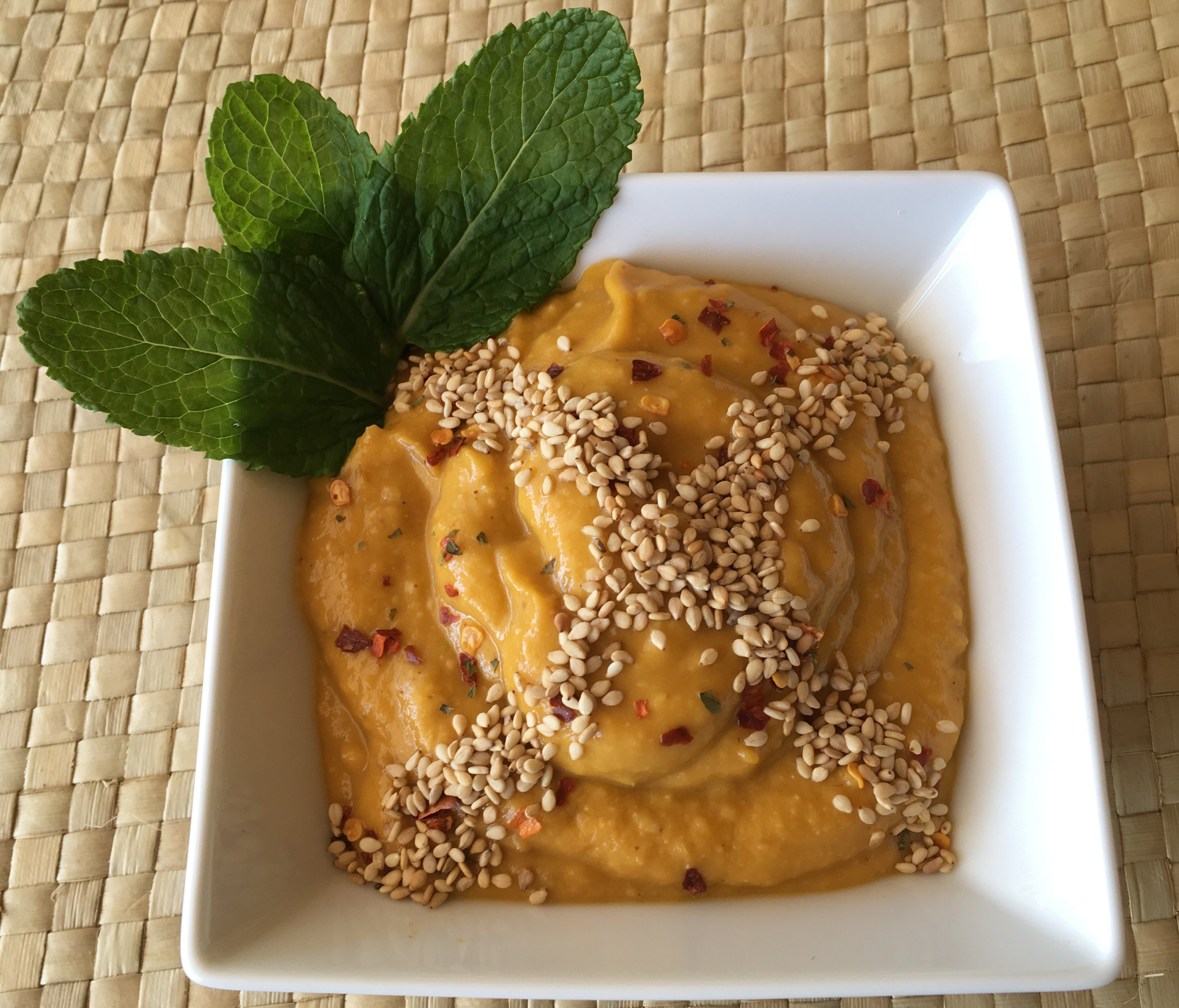 CREMOSO O SALSA DE BONIATO ASADO, AGUACATE Y SÉSAMO