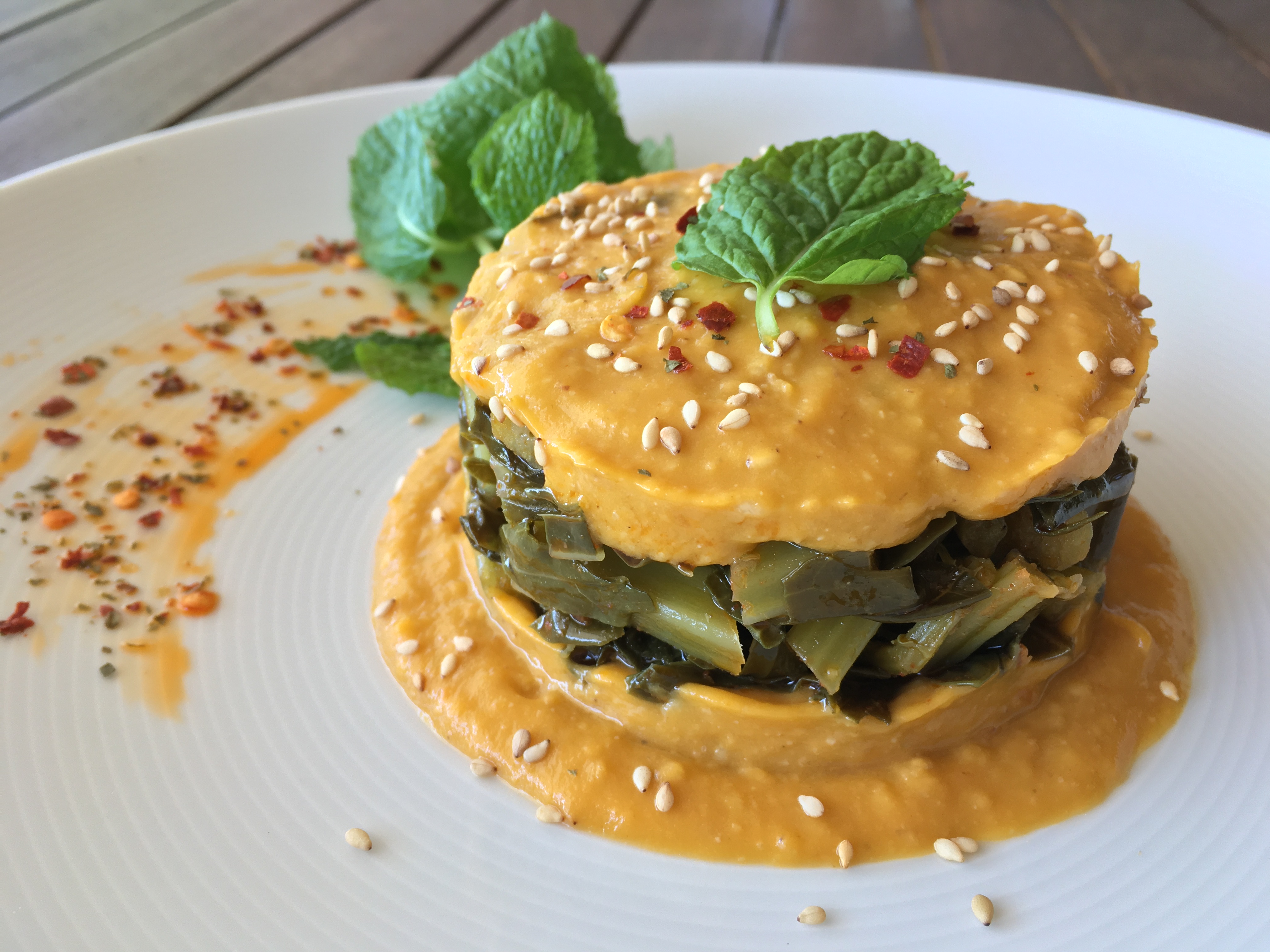 VERDURA AL VAPOR CON CREMOSO DE AGUACATE Y BONIATO ASADO