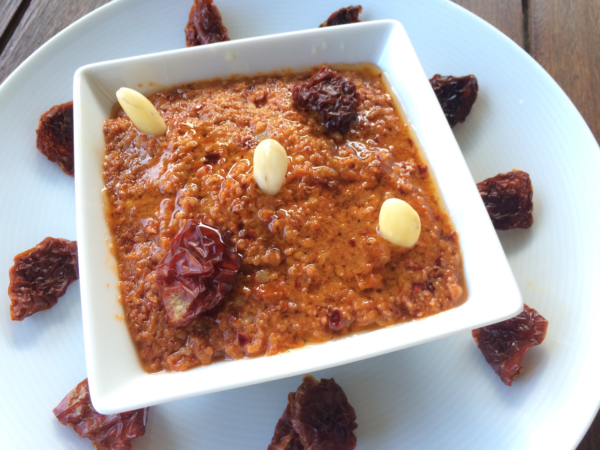 CREMOSO DE TOMATES SECOS Y ALMENDRAS