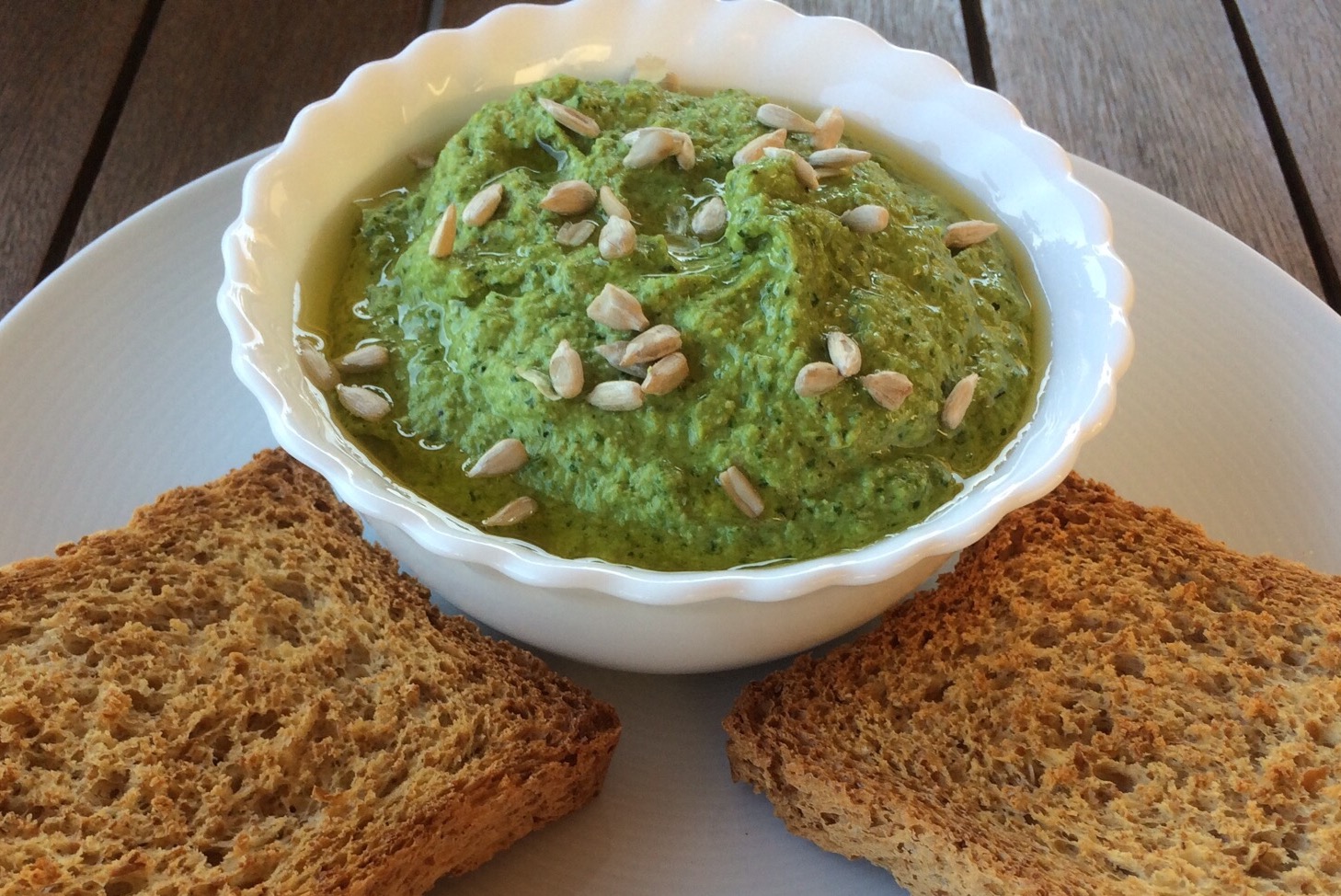 MOUSSE DE ESPINACAS, PIPAS Y PIÑONES