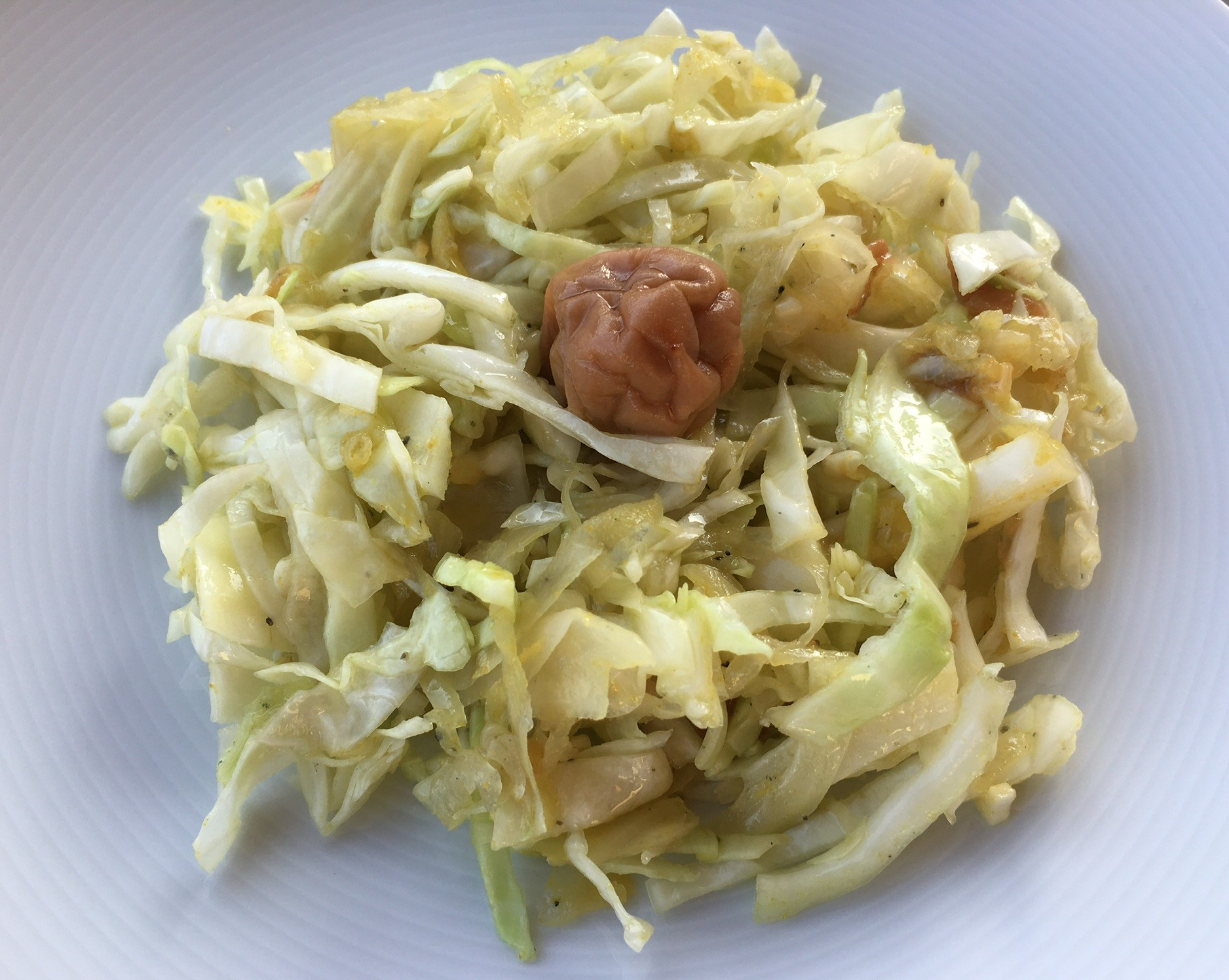 ENSALADA DE COL Y UMEBOSHI